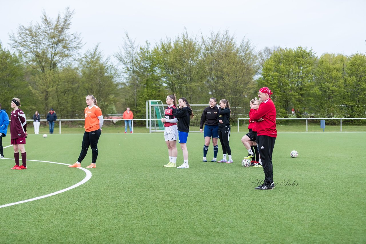 Bild 203 - Co-Trainerin der Frauen Nationalmannschaft Britta Carlson in Wahlstedt